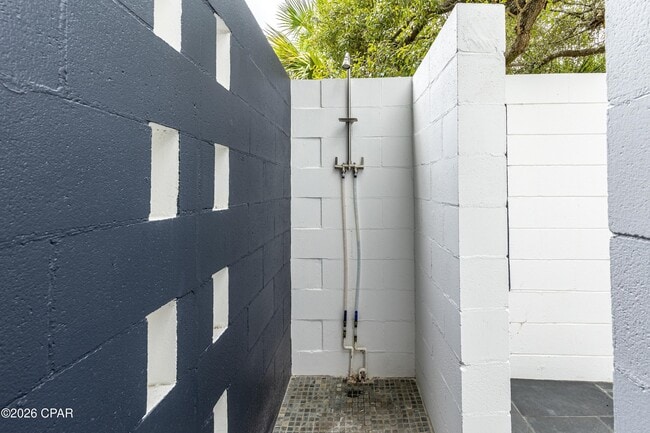 Building Photo - 2979 S County Hwy 395