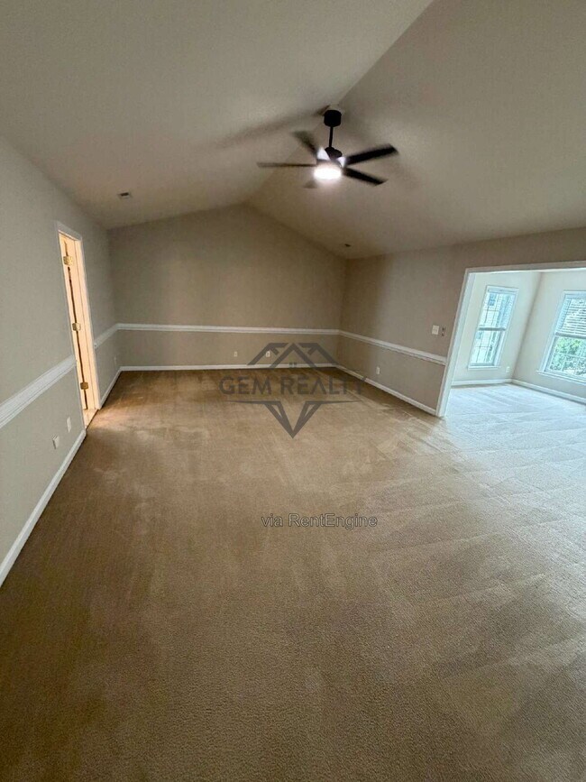 Building Photo - 10410 Silver Creek Ct