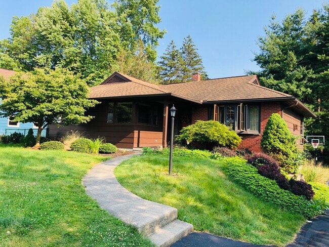 Primary Photo - 3112 Belmont Ave