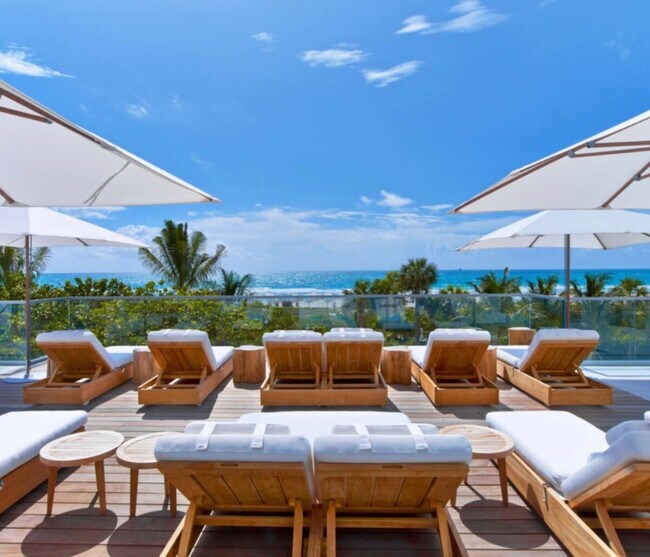 Building Photo - 2301 Collins Ave