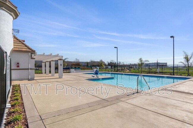 Building Photo - 2960 Valbonne Walk