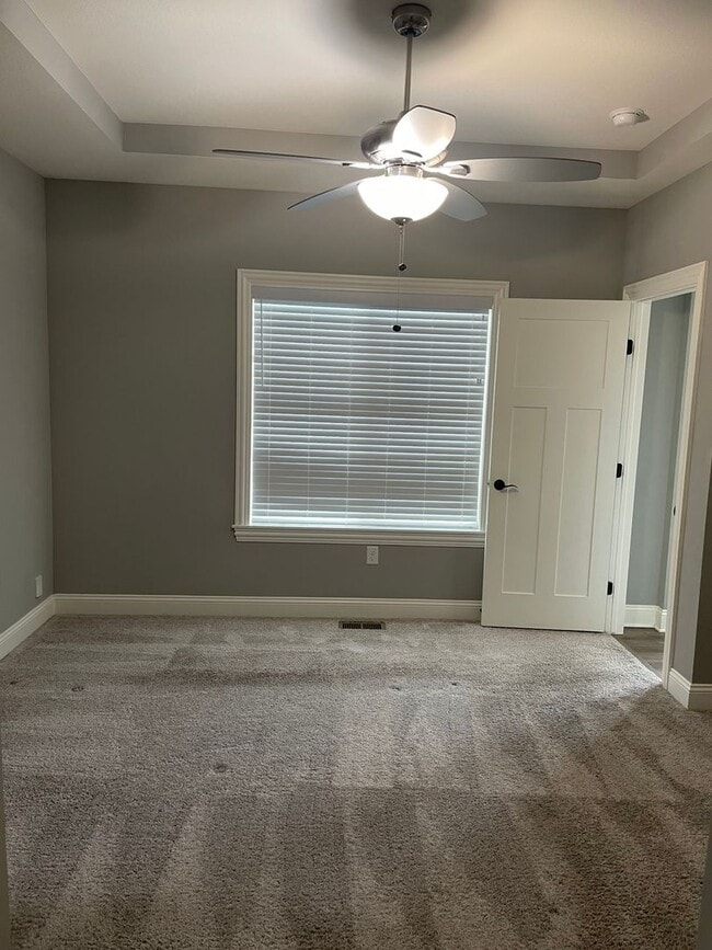 Building Photo - 3419 Laughlin St