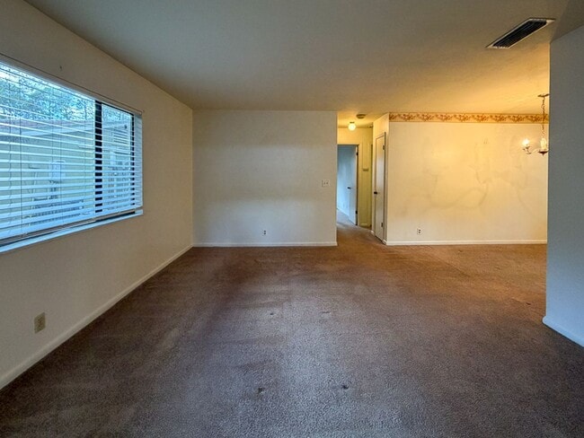 Building Photo - 2/2 Home in Turkey Creek Forest - Availabl...