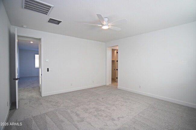 Building Photo - 745 W Sparrow Dr