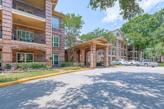 Building Photo - 2803 Kings Crossing Dr