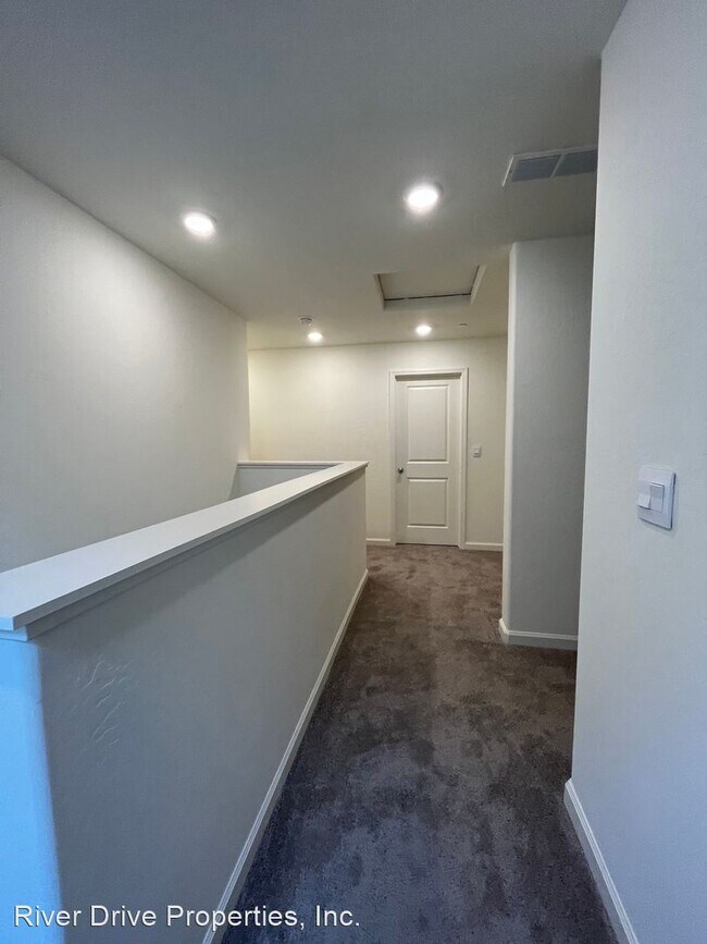 Building Photo - 5 br, 3 bath House - 707 Jessie Drive