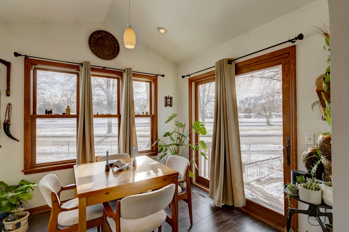 Building Photo - 3621 Dennett Dr