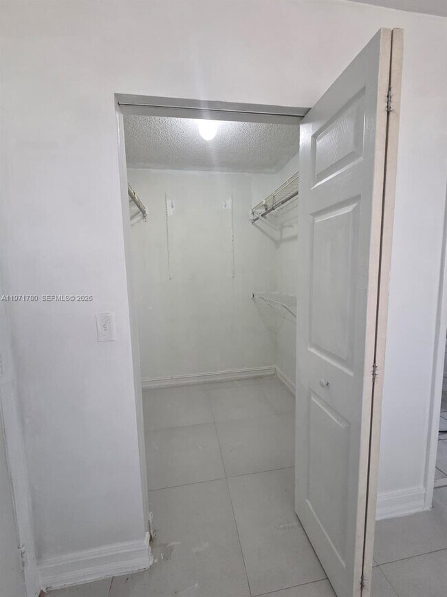 Building Photo - 1020 NW 80th Ave