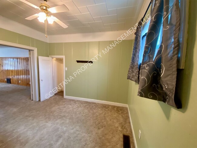 Building Photo - Spacious Two Bedroom Home on the Flats!