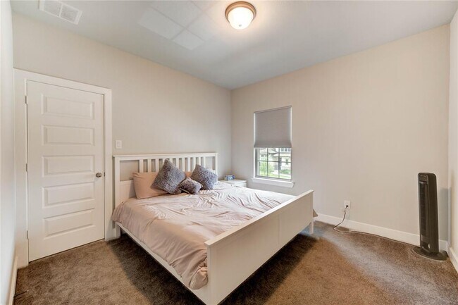 Building Photo - 630 Cibolo Creek Dr