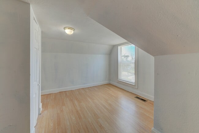 Building Photo - 6136 Jackson Ave