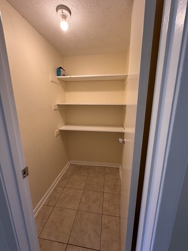 Building Photo - 3661 Boone Park Ave