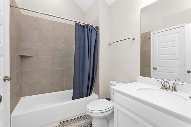 Building Photo - 2058 Woodland Pine Ct
