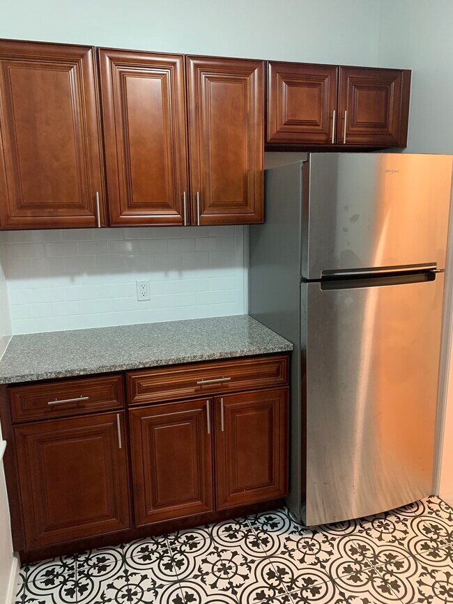 3C-1 bedroom - 3767 63rd St