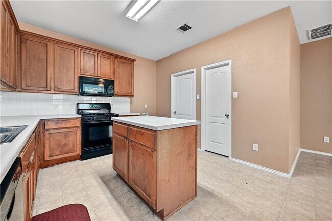 Building Photo - 2049 Rachel Ln