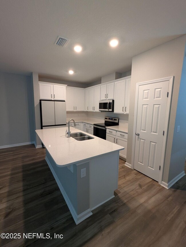 Building Photo - 131 Great Star Ct