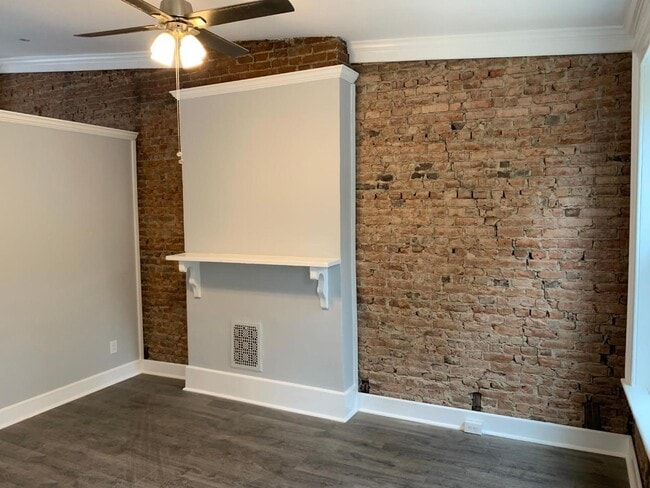 Building Photo - 293 Lark St