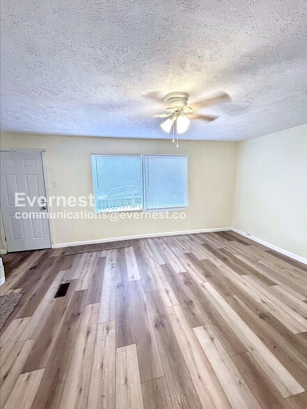 Building Photo - 1050 Holmden Ave