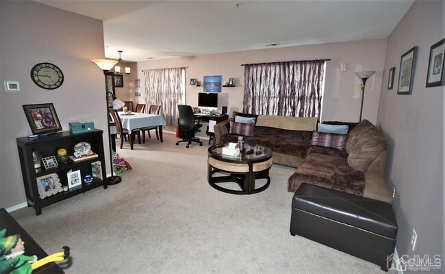 Building Photo - 1303 Blossom Cir