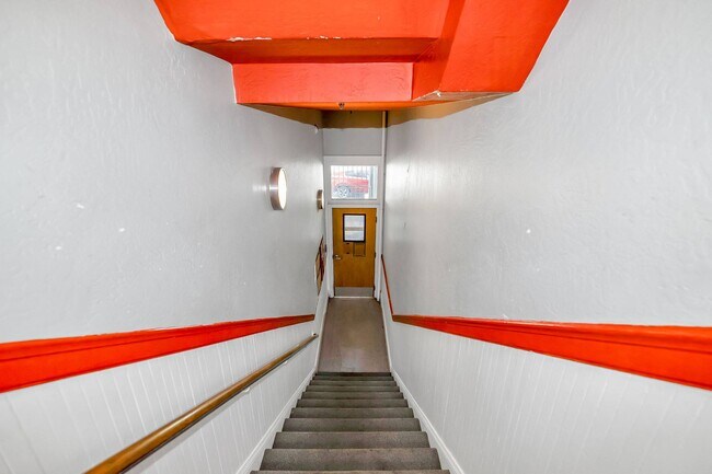 Building Photo - 132 6th Street