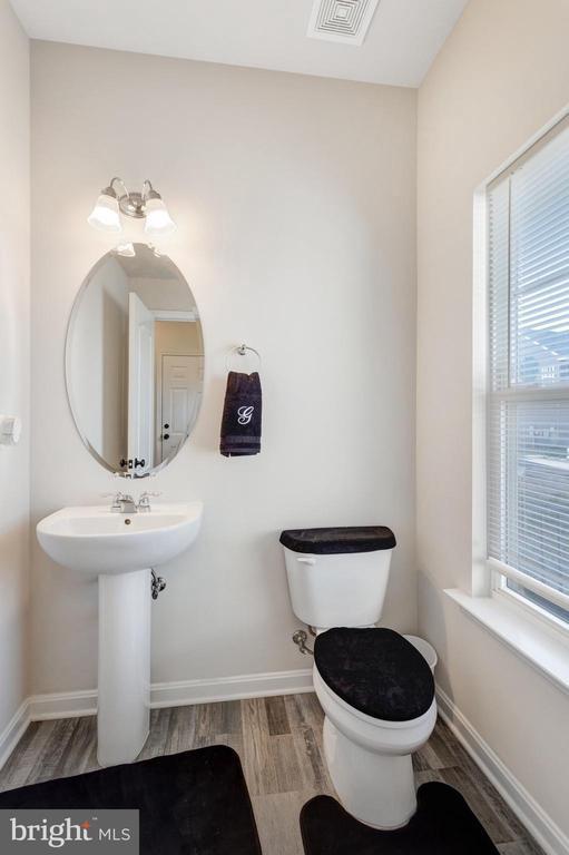 Building Photo - 9301 Cedar Forest Dr