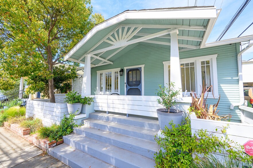 Front of house - 2213 Arizona Ave