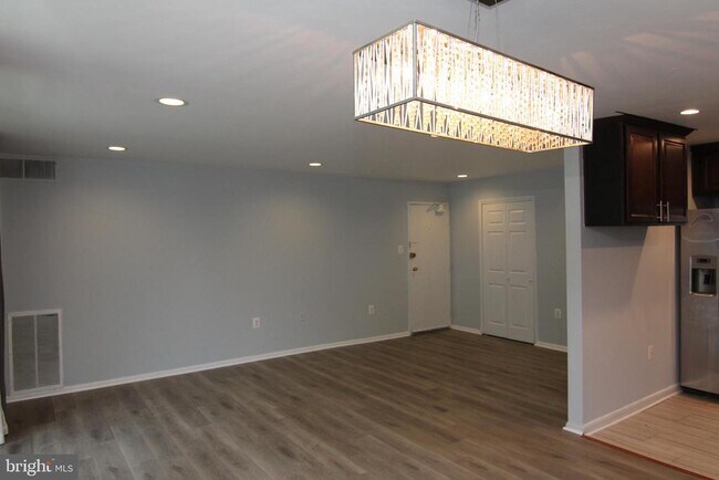 Building Photo - 4415 Briarwood Ct N