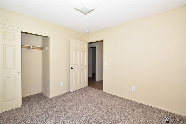 Building Photo - 3886 S Brianna Dr