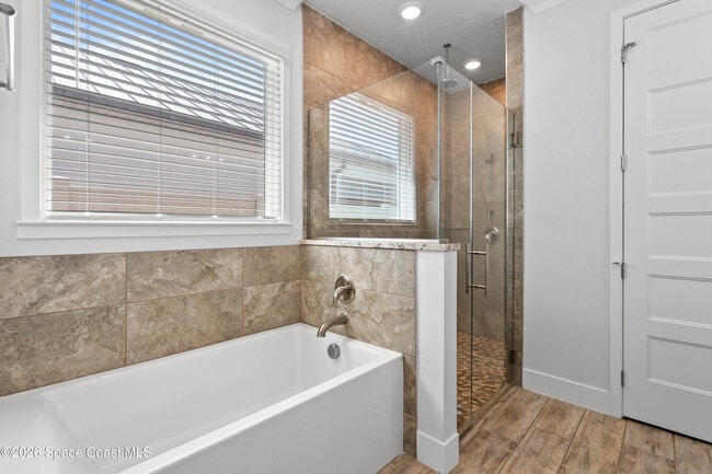 Building Photo - 82 Hubble Ln