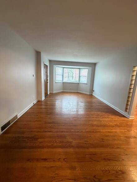 Building Photo - 312 E 83rd St