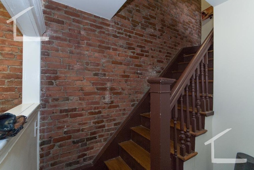 Building Photo - 58 Ridgemont St