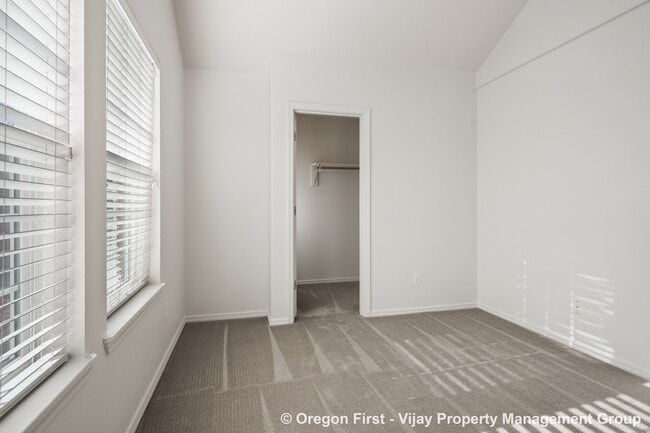 Building Photo - 17097 SW Glen Park Ct