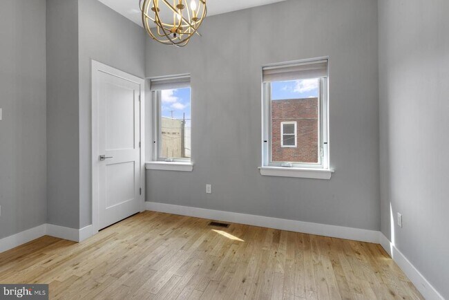 Building Photo - 313 Mercy St
