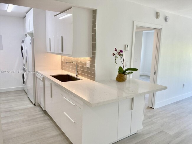 Building Photo - 255 Galen Dr