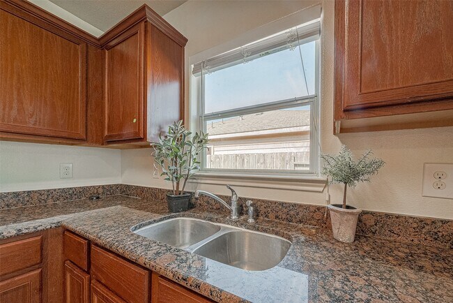 Building Photo - 26915 Teal Bayou Ln