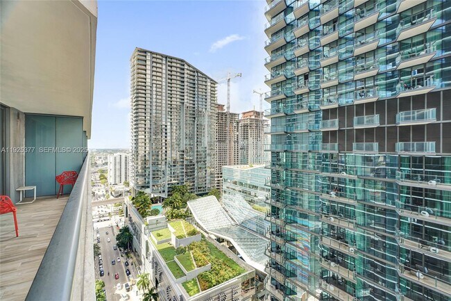 Building Photo - 801 S Miami Ave