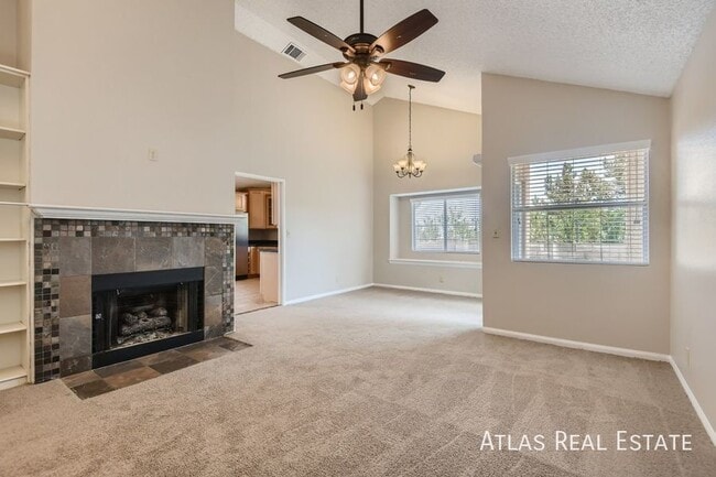 Building Photo - 1659 Duarte Dr