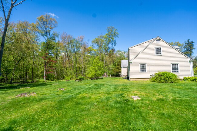Building Photo - 312 Fairlea Rd
