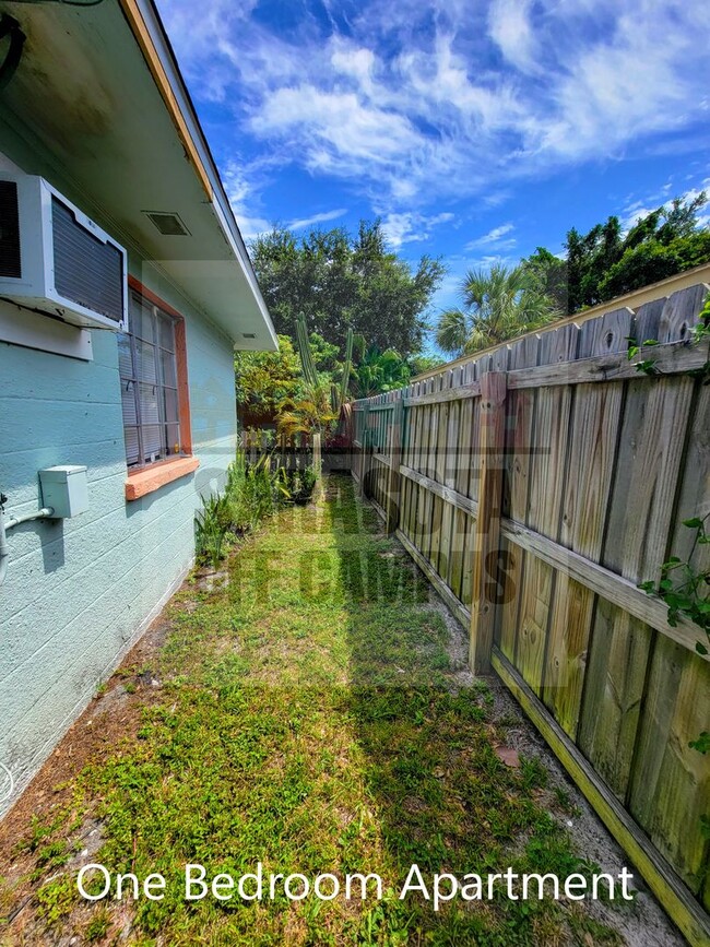 Building Photo - 946 40th St