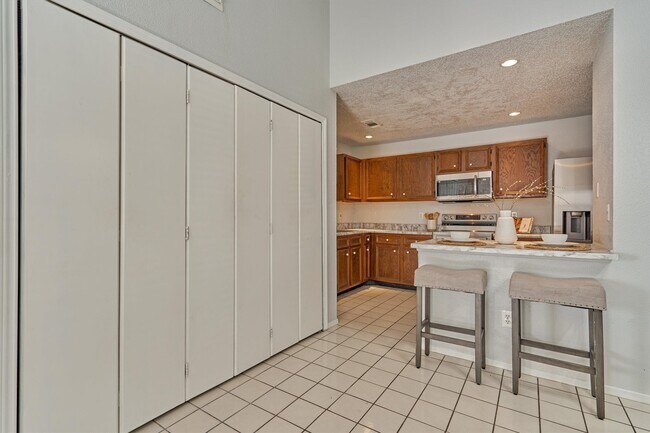 Building Photo - 23419 Summer Pine Dr