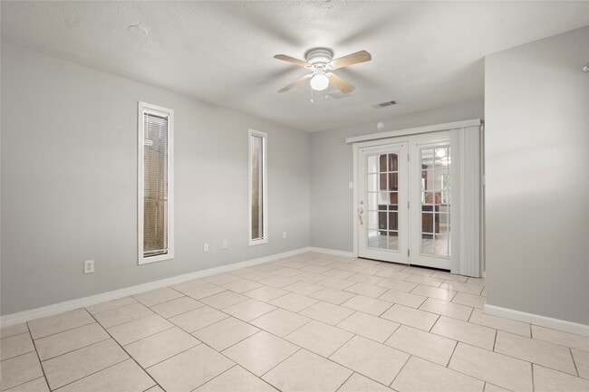 Building Photo - 907 Northbend Dr