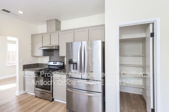 Building Photo - 2332 Weston Ct