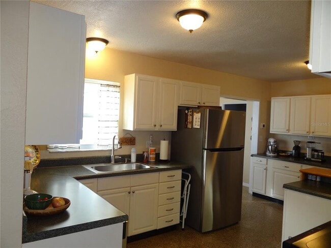 Building Photo - 3000 28th Ave N