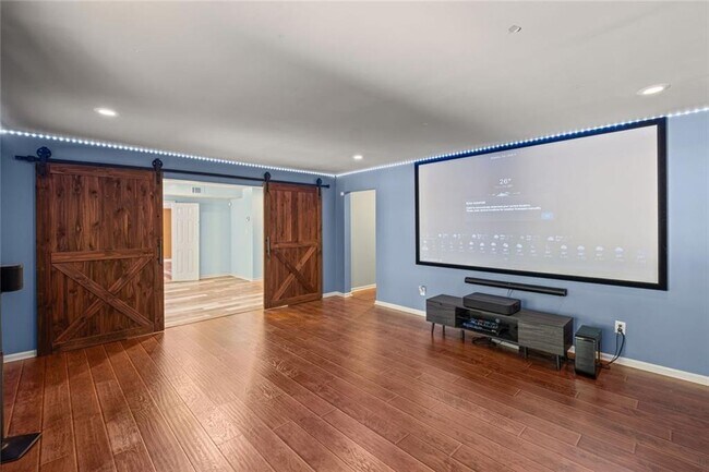 Building Photo - 12857 Waterside Dr