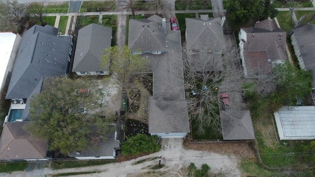 Building Photo - 334 W 22nd St