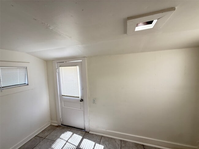 Building Photo - 17119 I-35