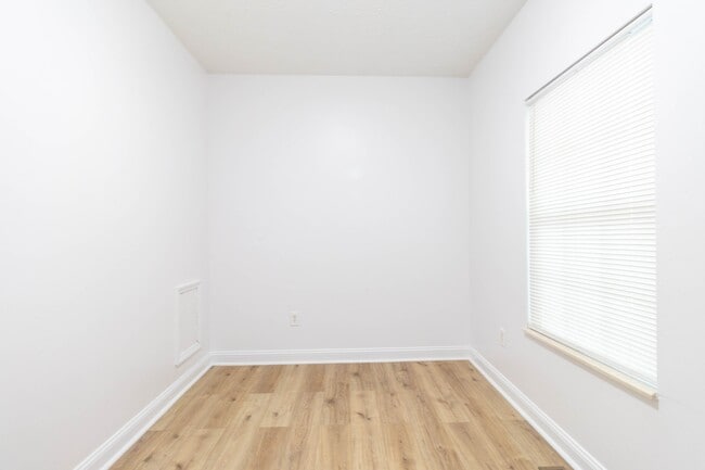 Building Photo - 605 Spruce St