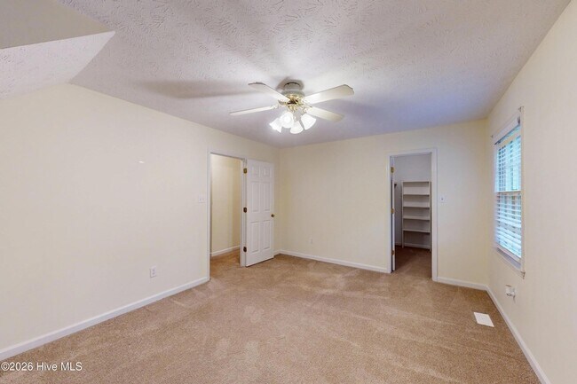 Building Photo - 464 Summerlea Dr
