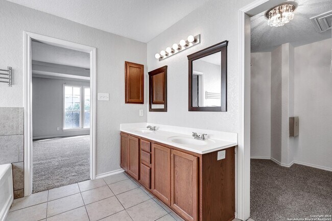 Building Photo - 10511 Cosmos Canyon