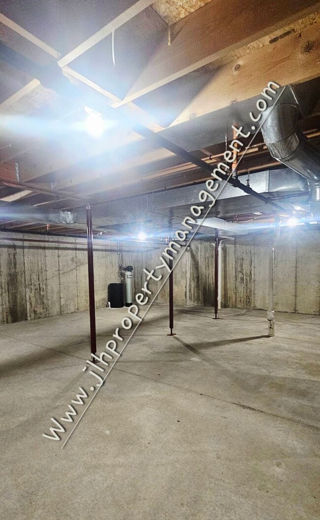 Building Photo - 1774 S Hance Dr